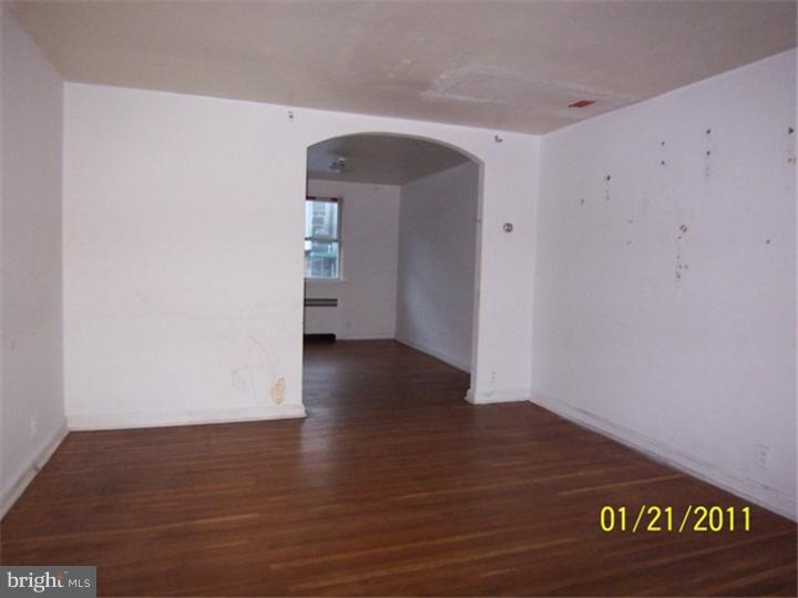 572 Snowden Road Upper Darby, PA 19082 - Photo 3 of 10