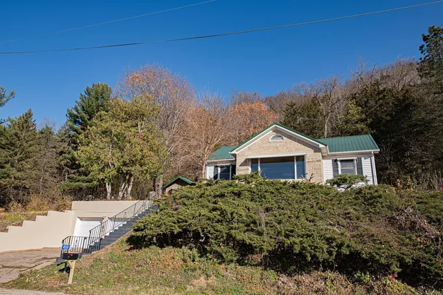 $249,900 | W508 Spur Lane, Fountain City, WI 54629