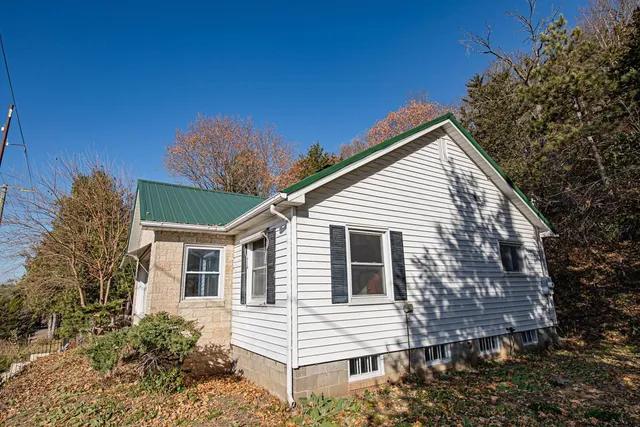 $249,900 | W508 Spur Lane, Fountain City, WI 54629