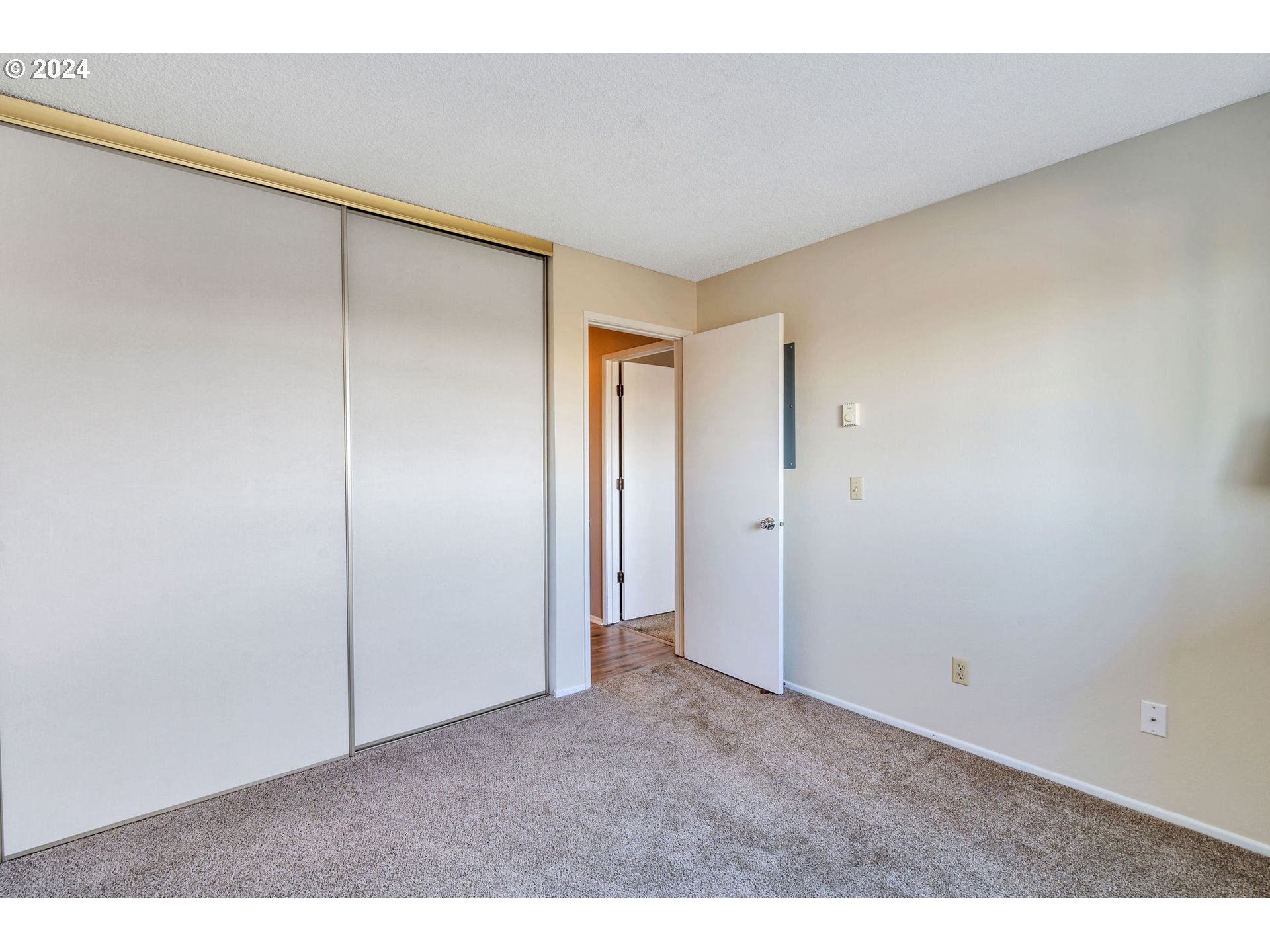 950 Evergreen Road, Unit 210 Woodburn, OR 97071 - Photo 12 of 25 a view of an empty room