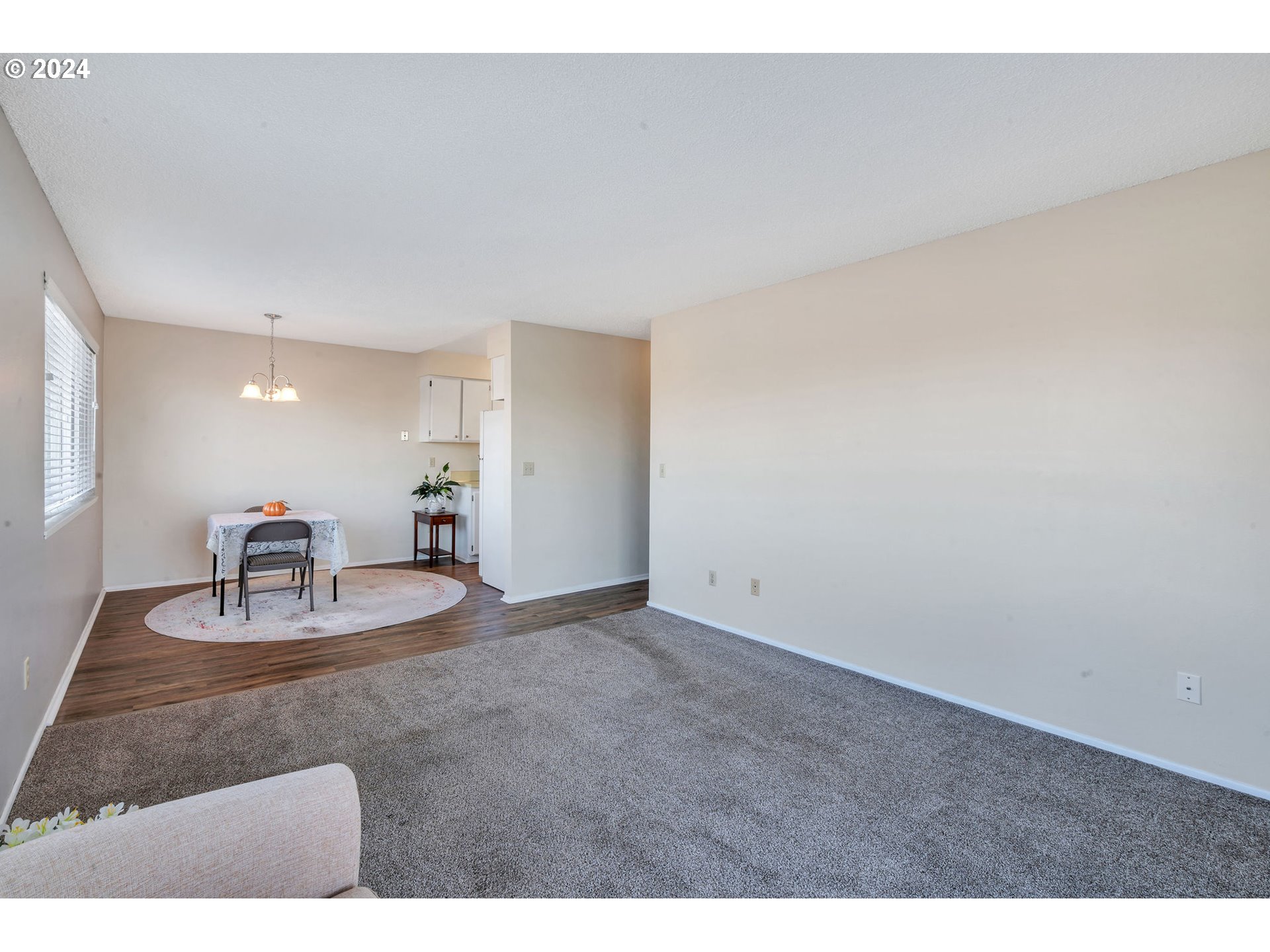 950 Evergreen Road, Unit 210 Woodburn, OR 97071 - Photo 16 of 25 a view of a room with gym equipment