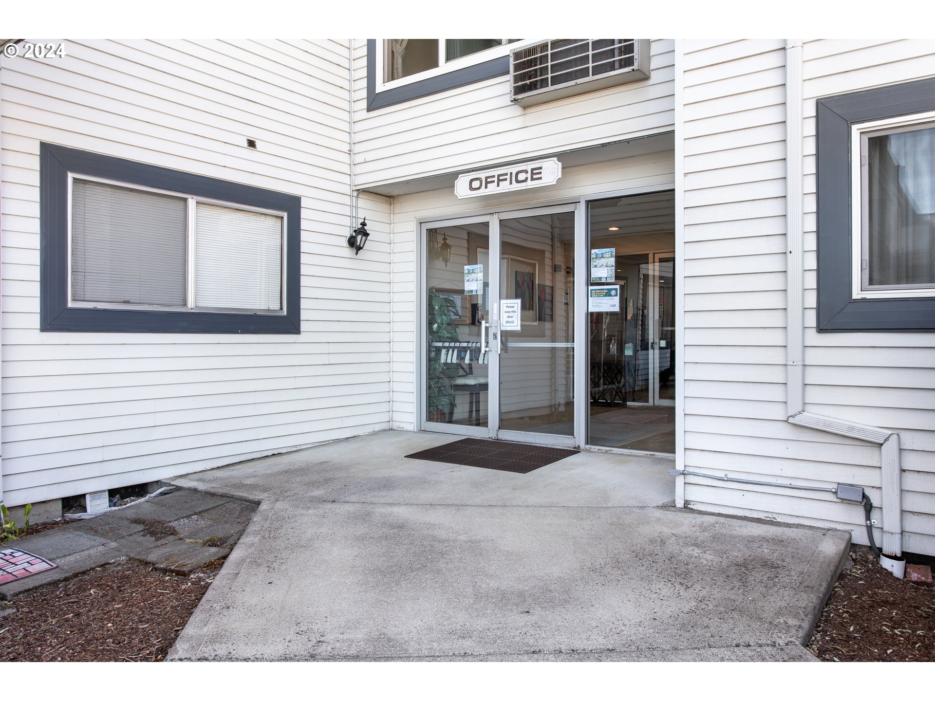 950 Evergreen Road, Unit 210 Woodburn, OR 97071 - Photo 20 of 25 a view of a house with a outdoor space