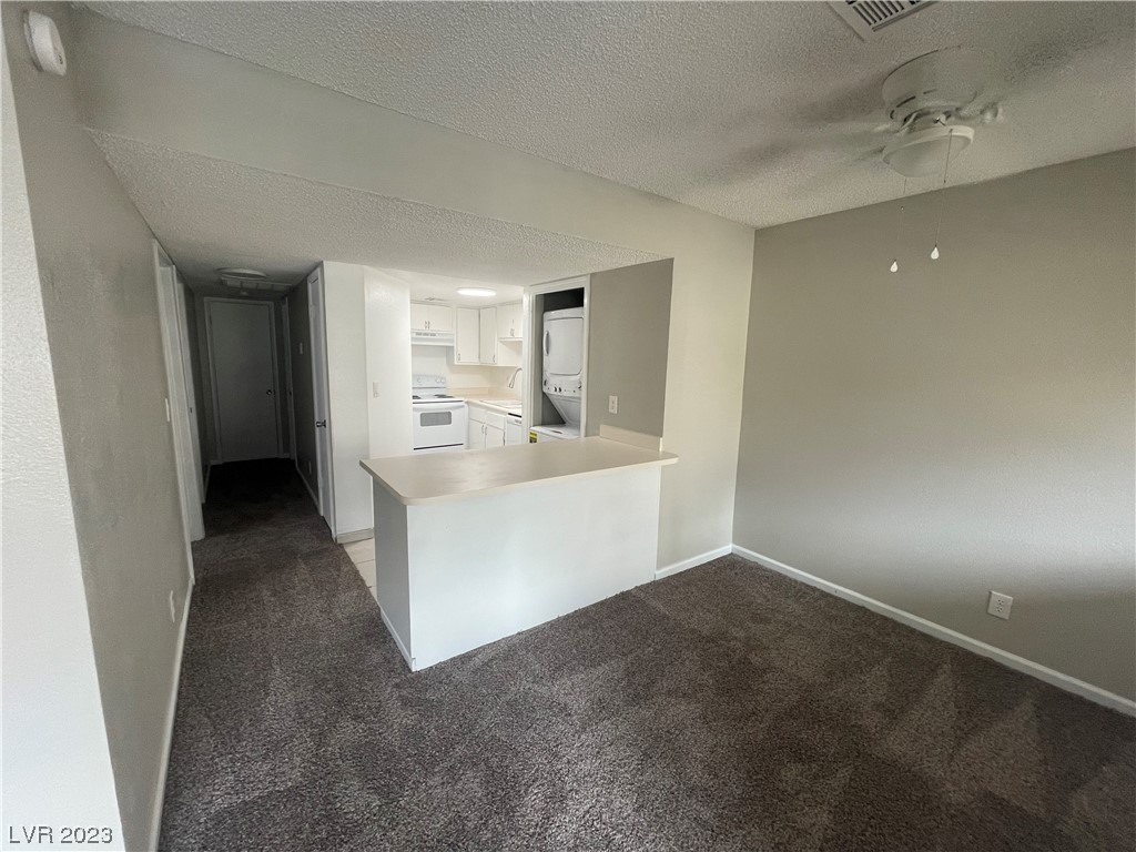 5733 Smoke Ranch Road, Unit D Las Vegas, NV 89108 - Photo 5 of 11 Gallery Image 5