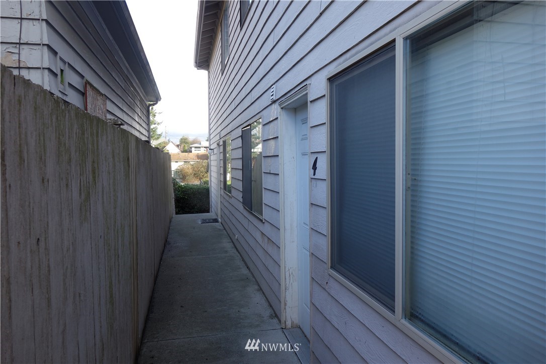 3230 Rucker Avenue Everett, WA 98201 - Photo 3 of 5 a view of a pathway of a house