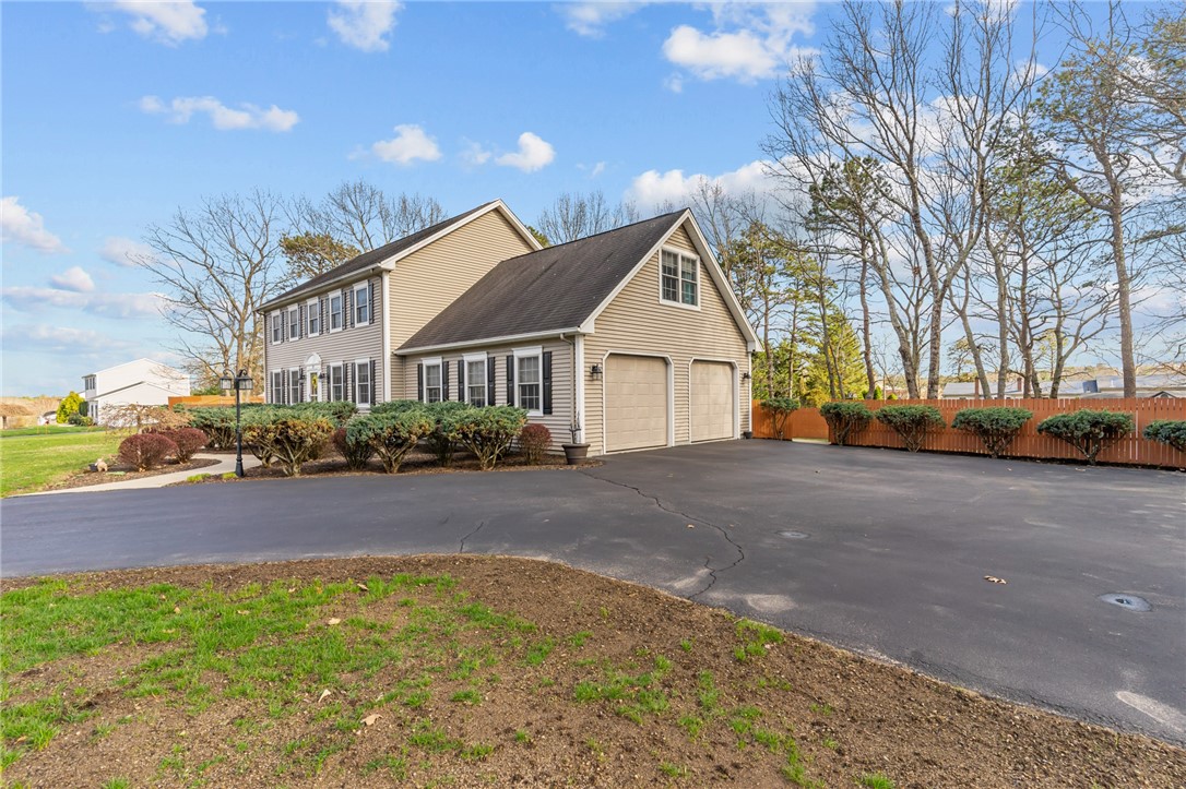 12 Kiley Way Coventry, RI 02816 - Photo 3 of 43 Gallery Image 3