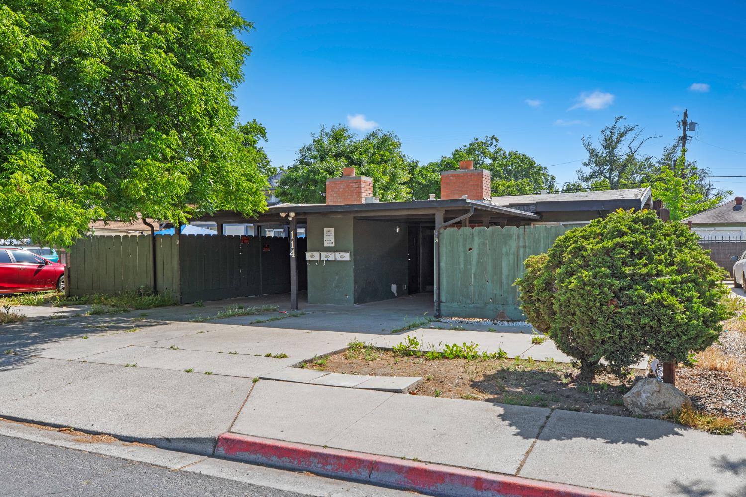 114 College Avenue Modesto, CA 95350 - Photo 2 of 19