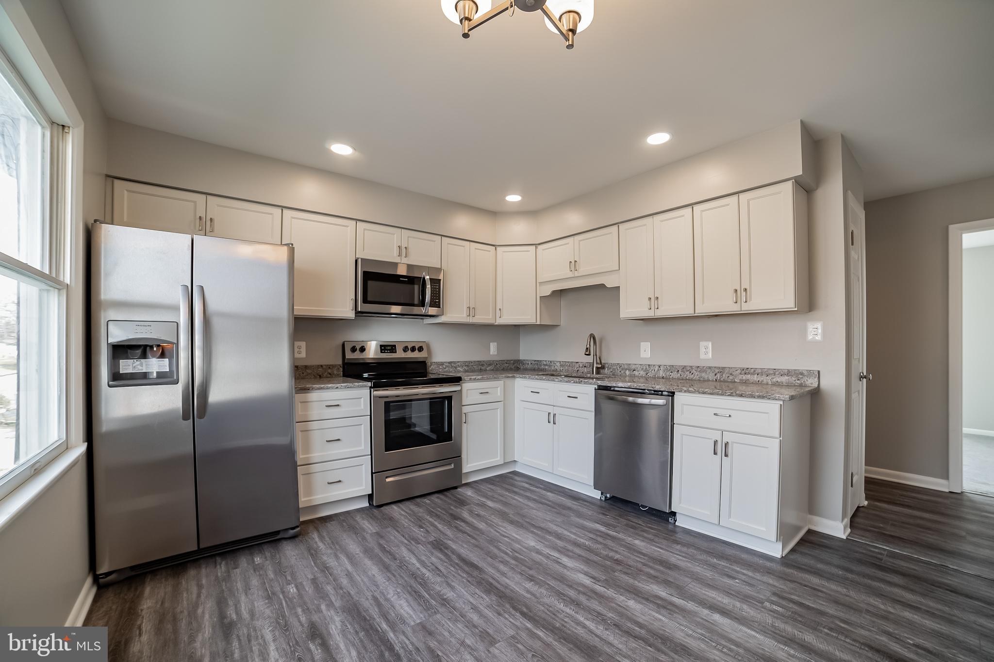 2007 Birch Road Essex, MD 21221 - Photo 5 of 39