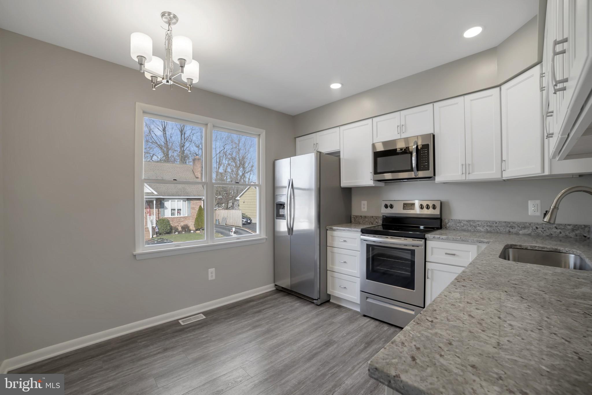 2007 Birch Road Essex, MD 21221 - Photo 7 of 39