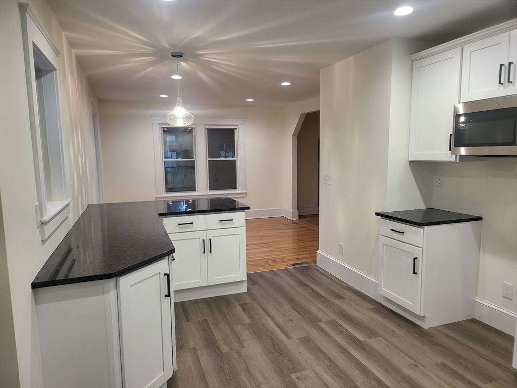 31 Parallel Street Springfield, MA 01104 - Photo 5 of 24