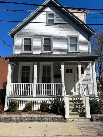 $2,800 | 12 Alpine Street, Unit 2, Somerville, MA 02144