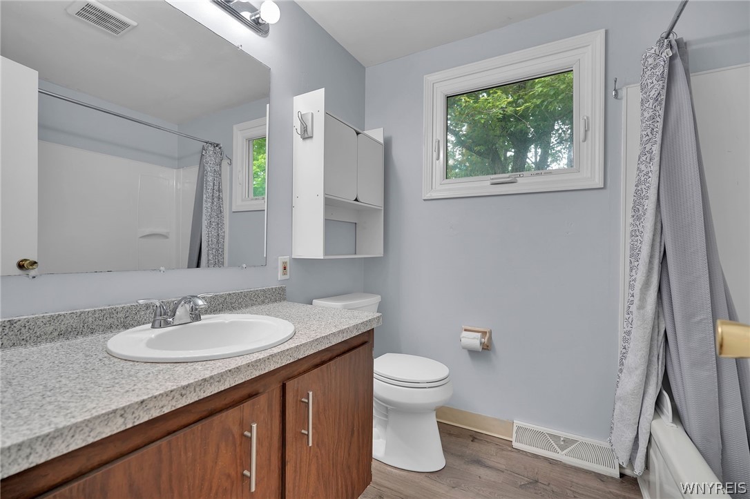 590 Potters Road West Seneca, NY 14224 - Photo 34 of 50 Upper Unit: Full Bathroom