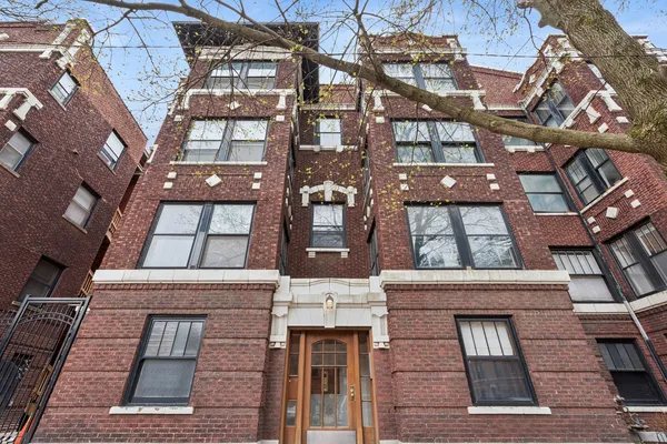 $300,000 | 1369 East 52nd Street, Unit 1, Chicago, IL 60615