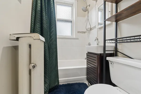 $300,000 | 1369 East 52nd Street, Unit 1, Chicago, IL 60615