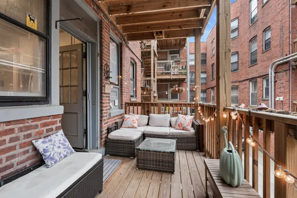 $300,000 | 1369 East 52nd Street, Unit 1, Chicago, IL 60615