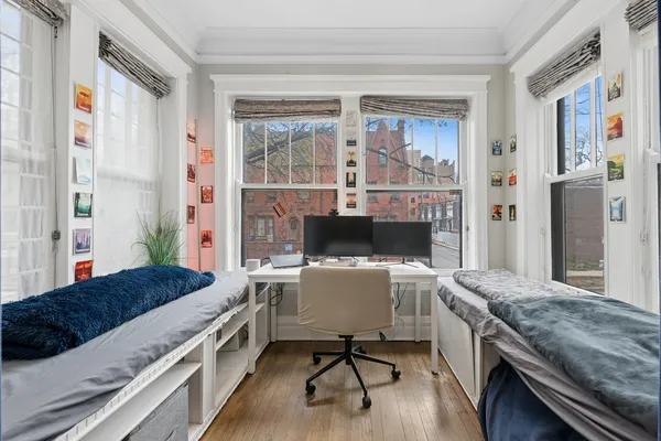 $300,000 | 1369 East 52nd Street, Unit 1, Chicago, IL 60615
