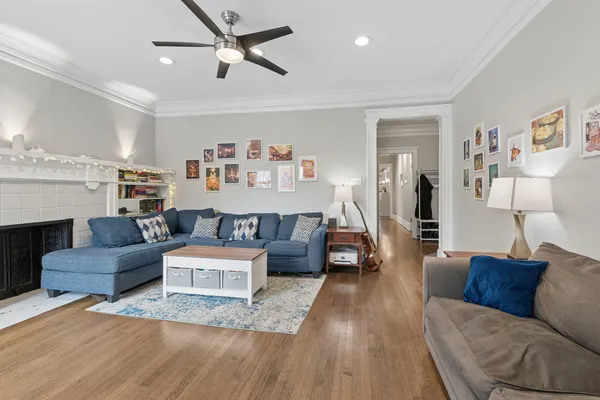 $300,000 | 1369 East 52nd Street, Unit 1, Chicago, IL 60615
