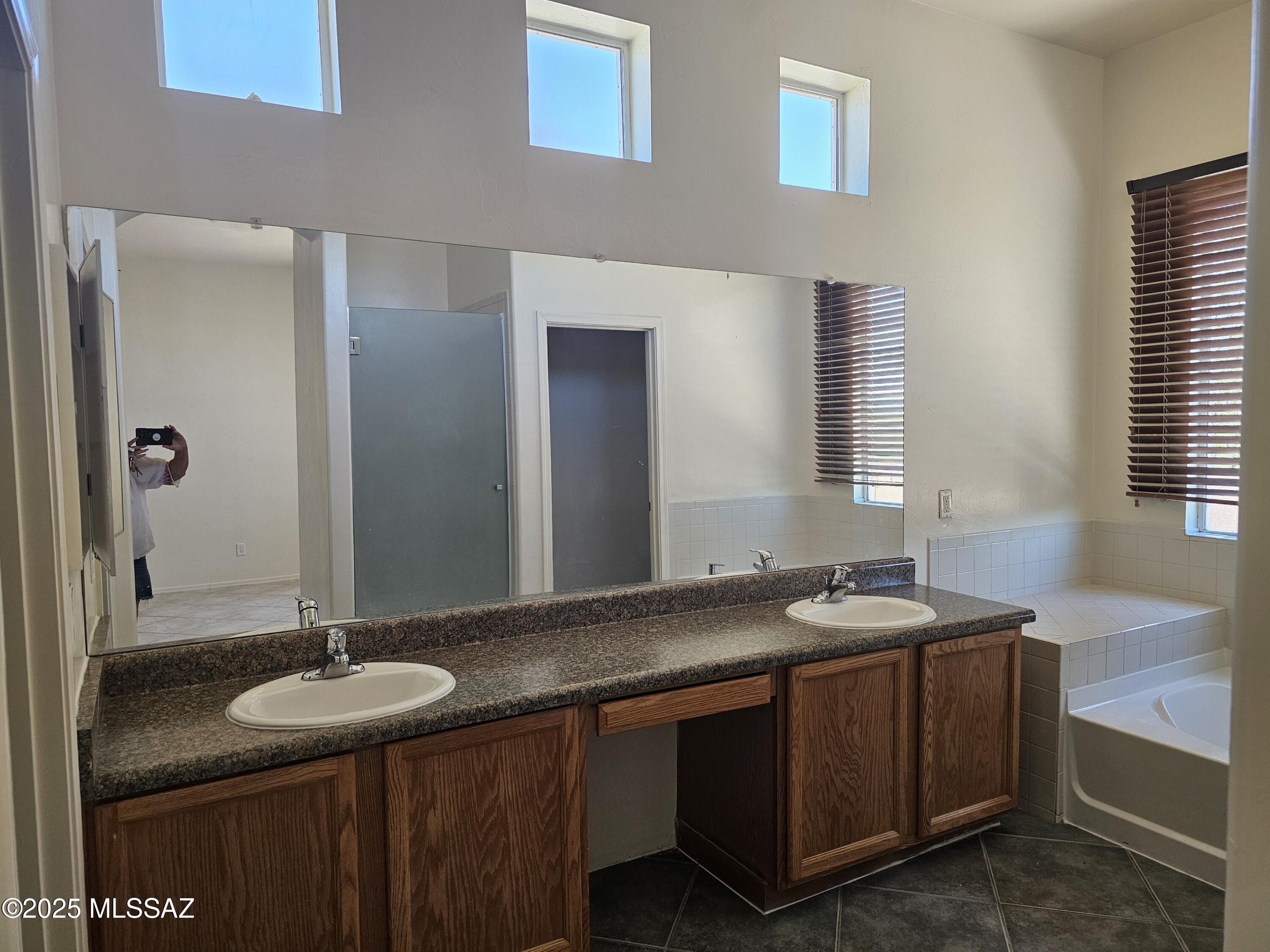 887 Manzanilla Way Rio Rico, AZ 85648 - Photo 9 of 28