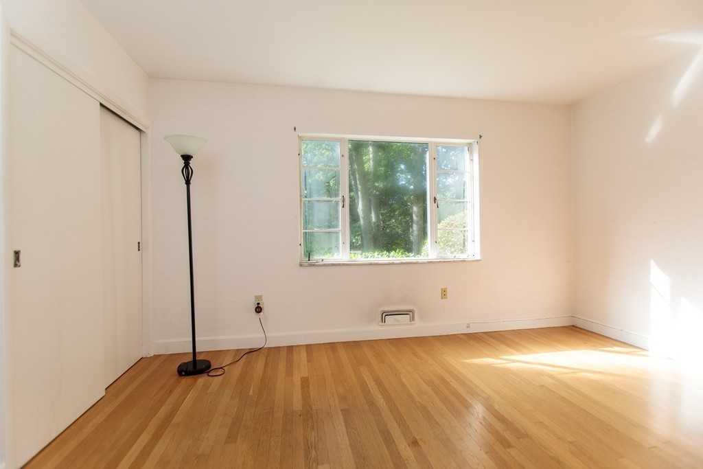 6 Columbine Road Weston, MA 02493 - Photo 12 of 22