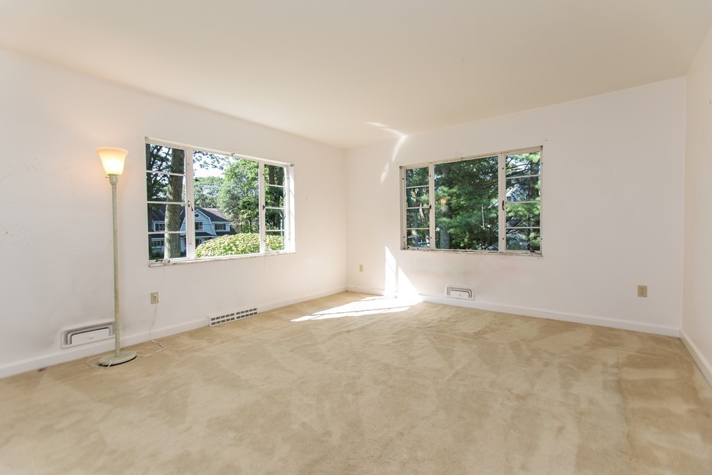 6 Columbine Road Weston, MA 02493 - Photo 13 of 22