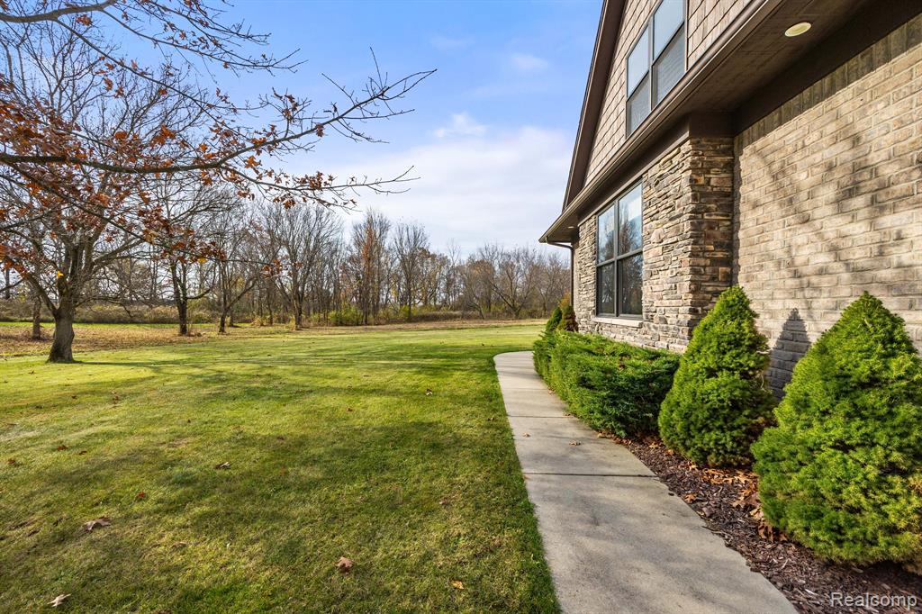 1535 Townsend Road Leonard, MI 48367 - Photo 10 of 73