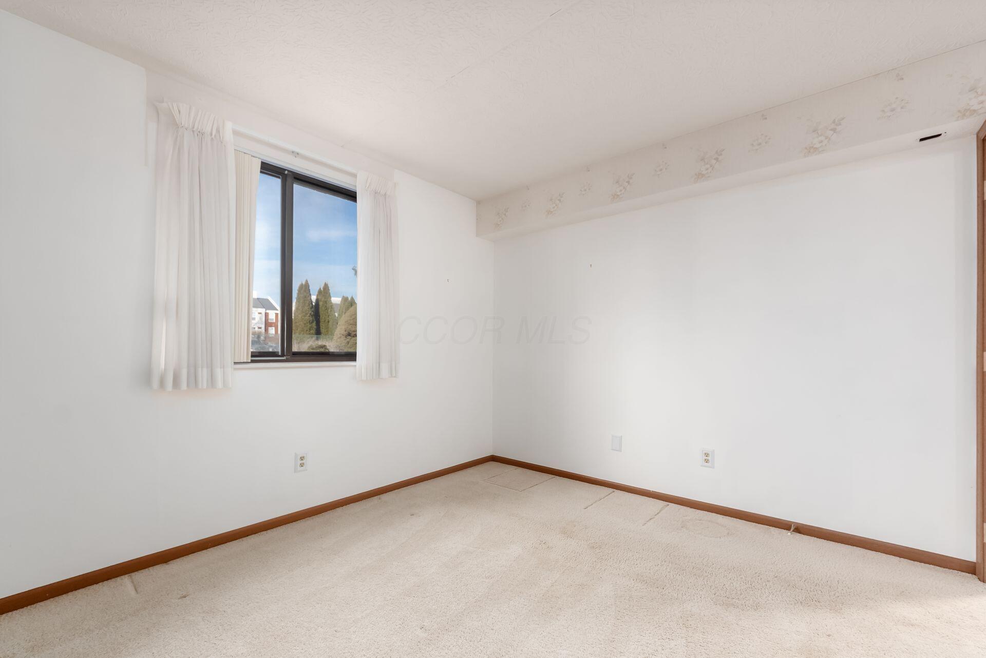 5885 Beechcroft Road, Unit 116 Columbus, OH 43229 - Photo 17 of 29 5885 Beechcroft Road 116