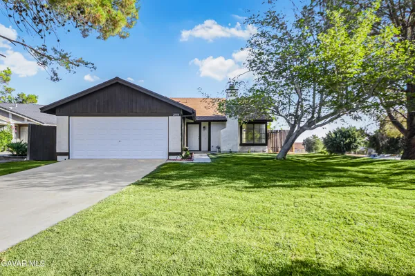 $479,990 | 2733 Coria Place, Palmdale, CA 93550