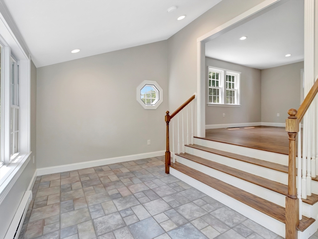 344 Old Post Road North Attleboro, MA 02760 - Photo 10 of 42