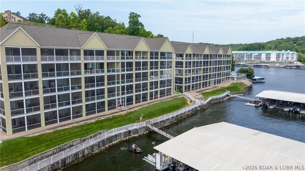 $524,900 | 248 Plaza Gardens Court, Unit 5A, Camdenton, MO 65020