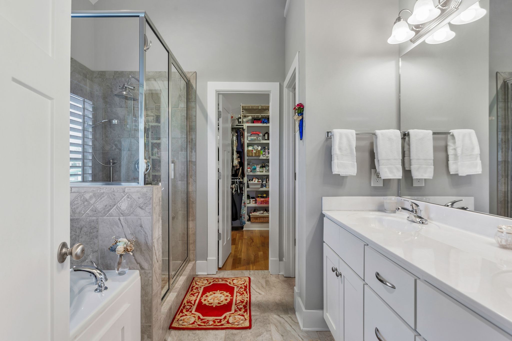 3043 Crossgate Lane Columbia, TN 38401 - Photo 24 of 45 a bathroom with a sink and a mirror