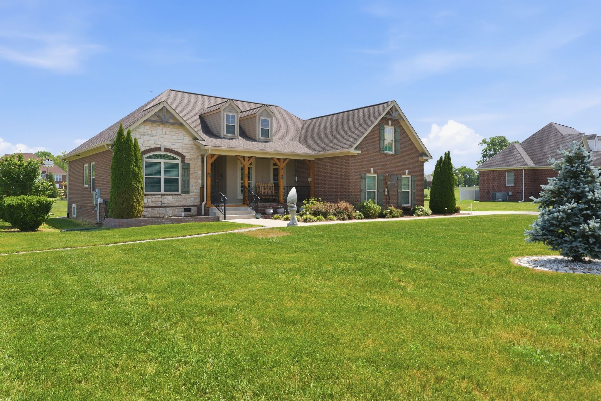 3043 Crossgate Lane Columbia, TN 38401 - Photo 4 of 45 a front view of house with yard and green space