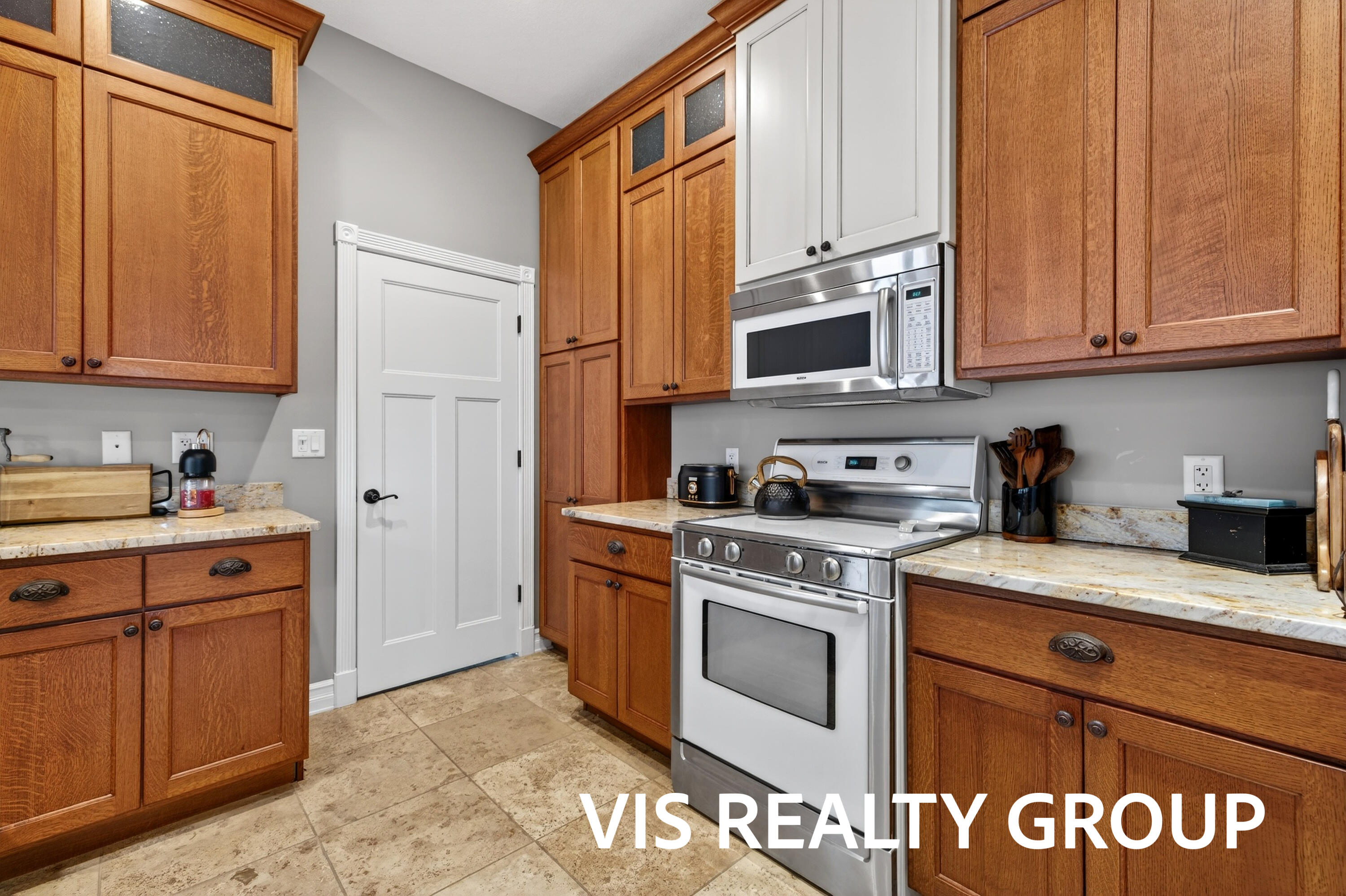 223 East Savidge Street Spring Lake, MI 49456 - Photo 35 of 77 35-print-2R9A2749