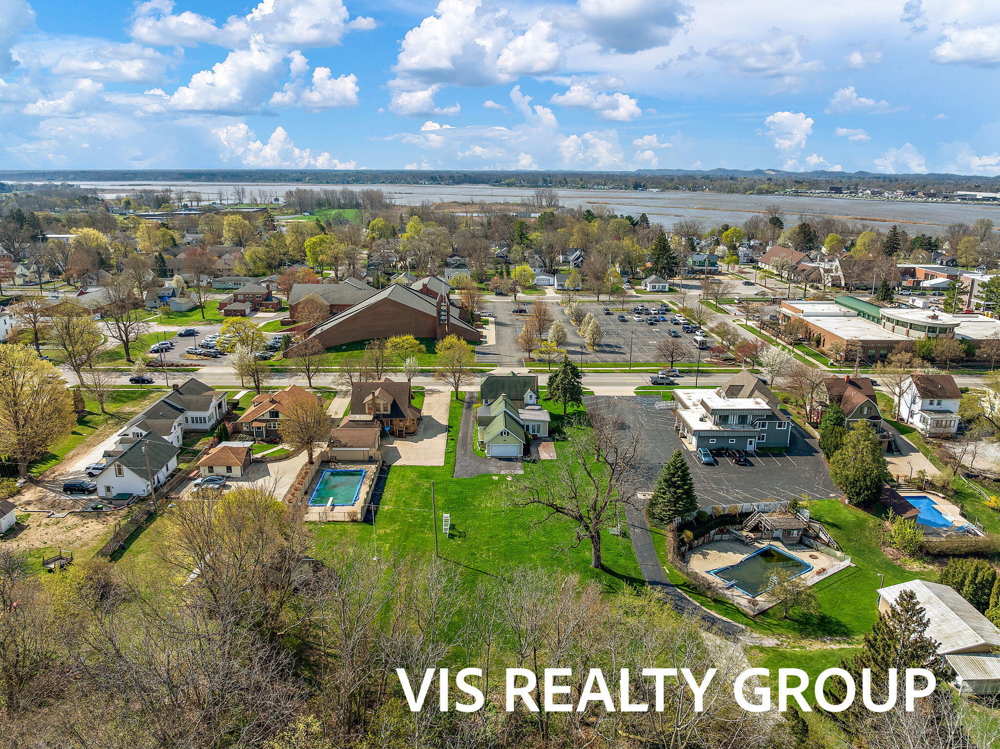 223 East Savidge Street Spring Lake, MI 49456 - Photo 7 of 72 89-web-or-mls-DJI_0139