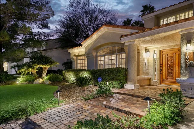 $939,998 | 193 Webster Way, Henderson, NV 89074