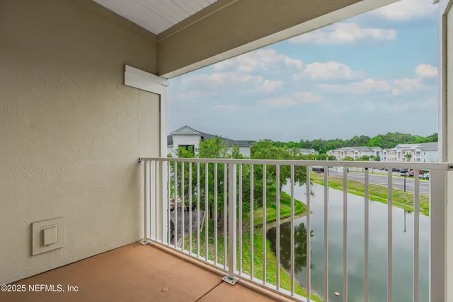 $180,000 | 4931 Key Lime Drive, Unit 306, Jacksonville, FL 32256
