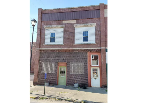 $85,000 | 230 Blackman Street, Unit 2, Clinton, IN 47842