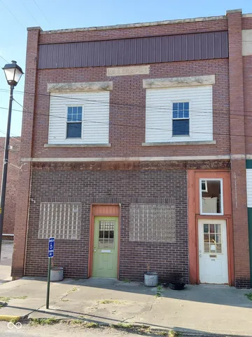 $85,000 | 230 Blackman Street, Unit 2, Clinton, IN 47842