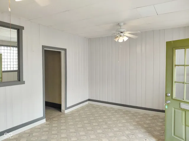 $85,000 | 230 Blackman Street, Unit 2, Clinton, IN 47842