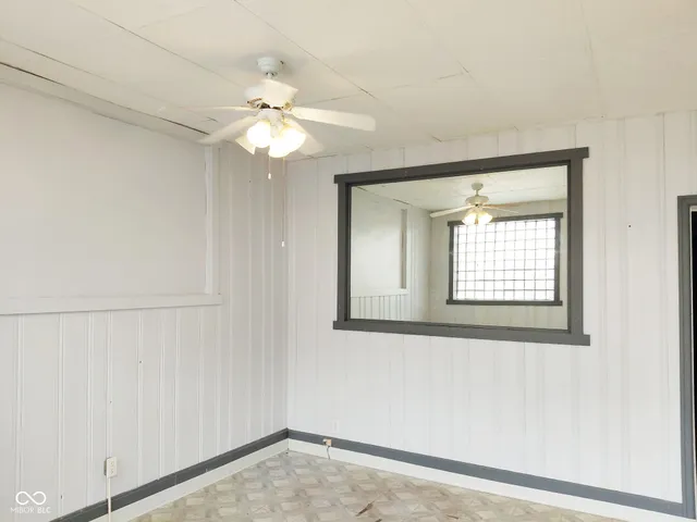 $85,000 | 230 Blackman Street, Unit 2, Clinton, IN 47842