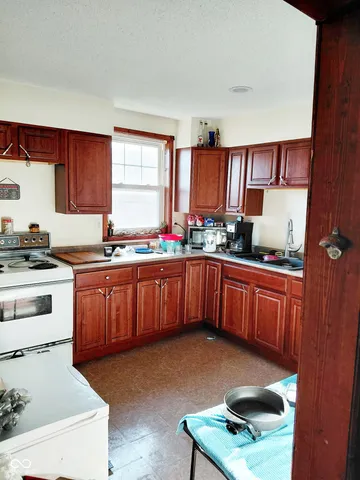 $85,000 | 230 Blackman Street, Unit 2, Clinton, IN 47842