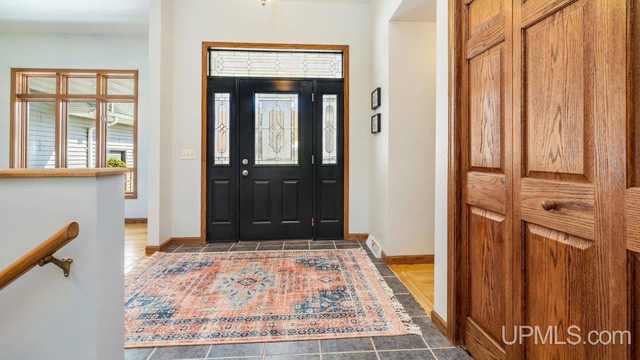 8575 M.5 Road Gladstone, MI 49837 - Photo 7 of 33