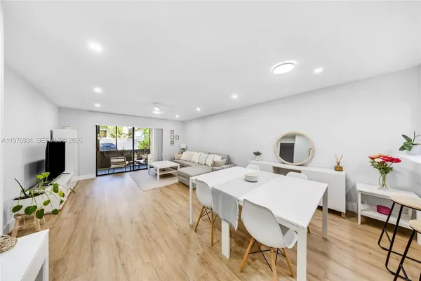 $225,000 | 130 South Cypress Road, Unit 612, Pompano Beach, FL 33060