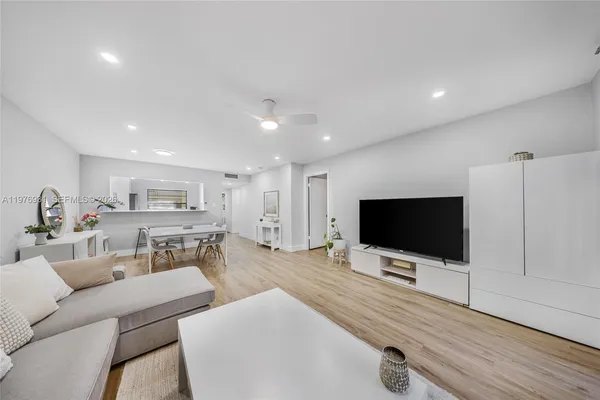 $225,000 | 130 South Cypress Road, Unit 612, Pompano Beach, FL 33060