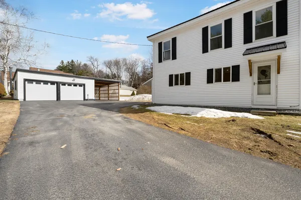 $289,900 | 84 Hillside Avenue, Northumberland, NH 03582