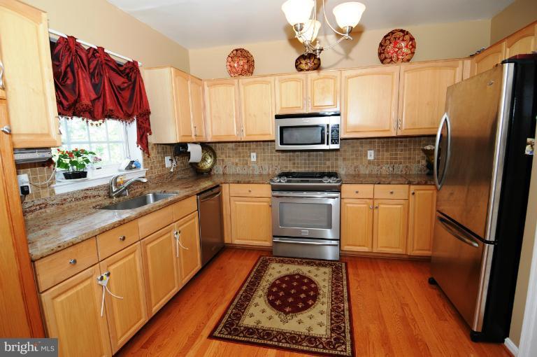 9055 Two Bays Road Lorton, VA 22079 - Photo 3 of 12 Kitchen