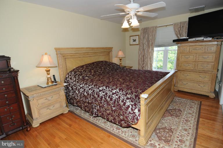 9055 Two Bays Road Lorton, VA 22079 - Photo 9 of 12 Bedroom (Master)