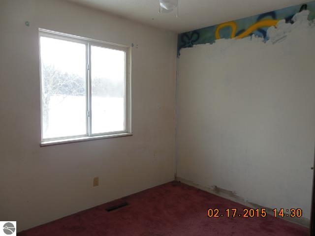 814 Ausable Road Oscoda, MI 48750 - Photo 11 of 15 1795308-10.JPG