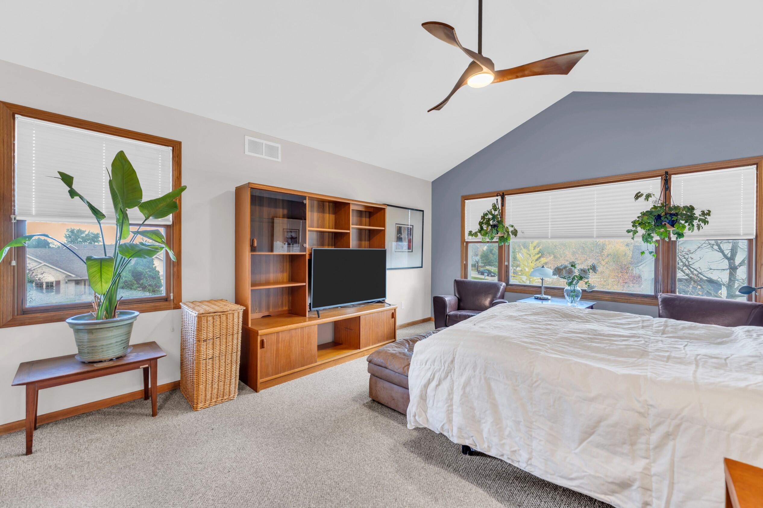 2520 Amber Lane Mount Pleasant, WI 53406 - Photo 22 of 48 Primary Suite with Vaulted Ceiling g