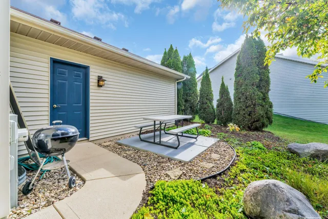 $435,000 | 2520 Amber Lane, Mount Pleasant, WI 53406