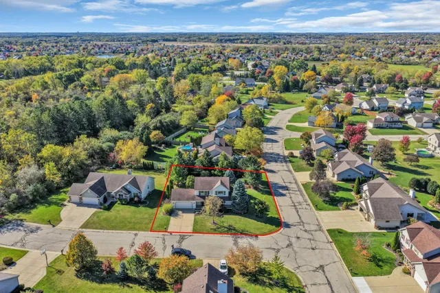 $435,000 | 2520 Amber Lane, Mount Pleasant, WI 53406