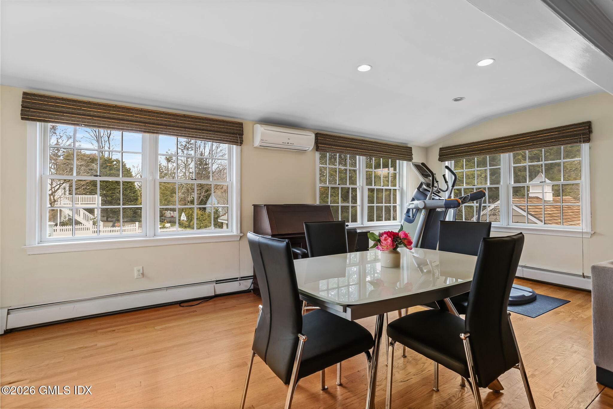 153 Lockwood Road Riverside, CT 06878 - Photo 26 of 58 25-web-or-mls-153-lockwood-rd